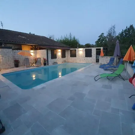 Les Gites Du Quercy - Domaine De Poujol * Montfermier