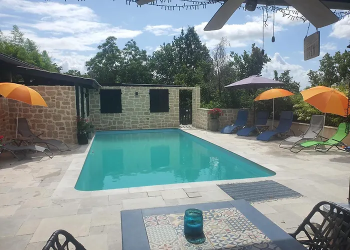 ホリデーパーク Holidayhomepoujol 6 Persons *