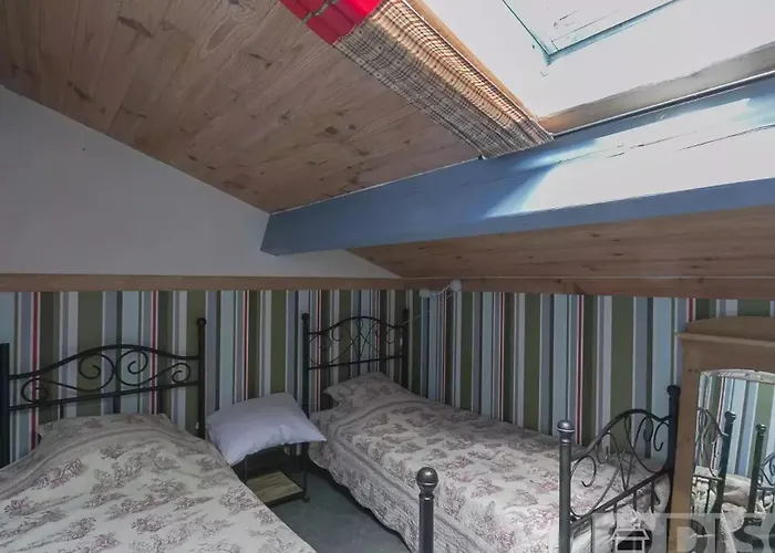 Holidayhomepoujol 6 Persons ホリデーパーク Montfermier